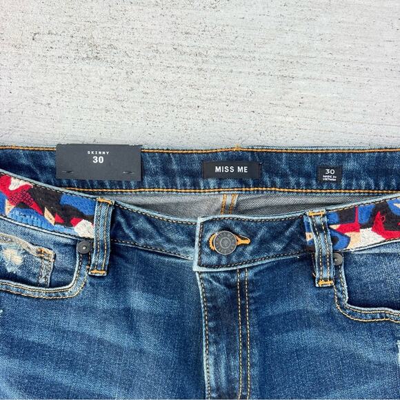 Miss Me Aztec Embroidered Distressed Skinny Medium Wash Blue Denim Jeans 30 NWT - Picture 4 of 8